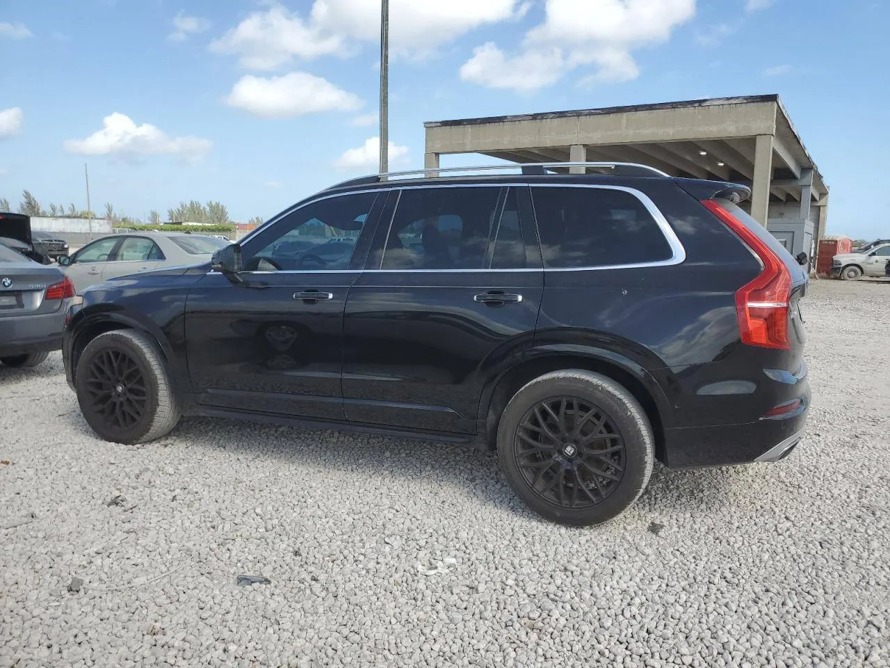 Фото VOLVO XC90 T6 – кермо