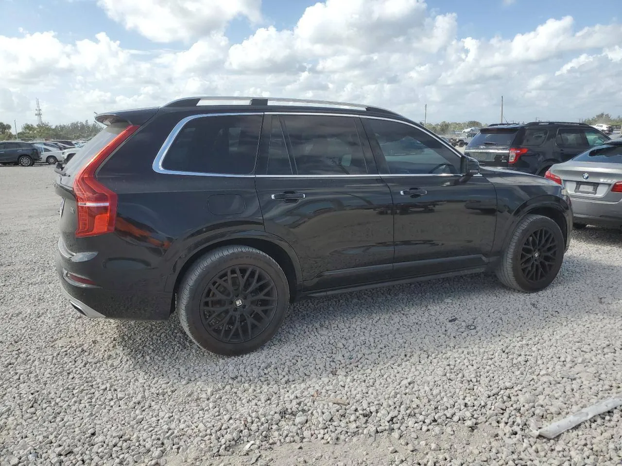 Фото VOLVO XC90 T6 – панель приборів