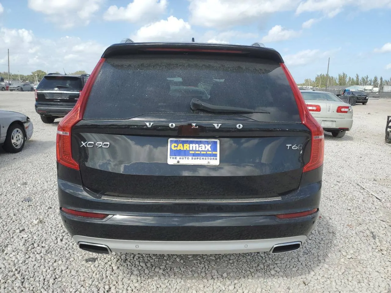 Фото VOLVO XC90 T6 – збоку