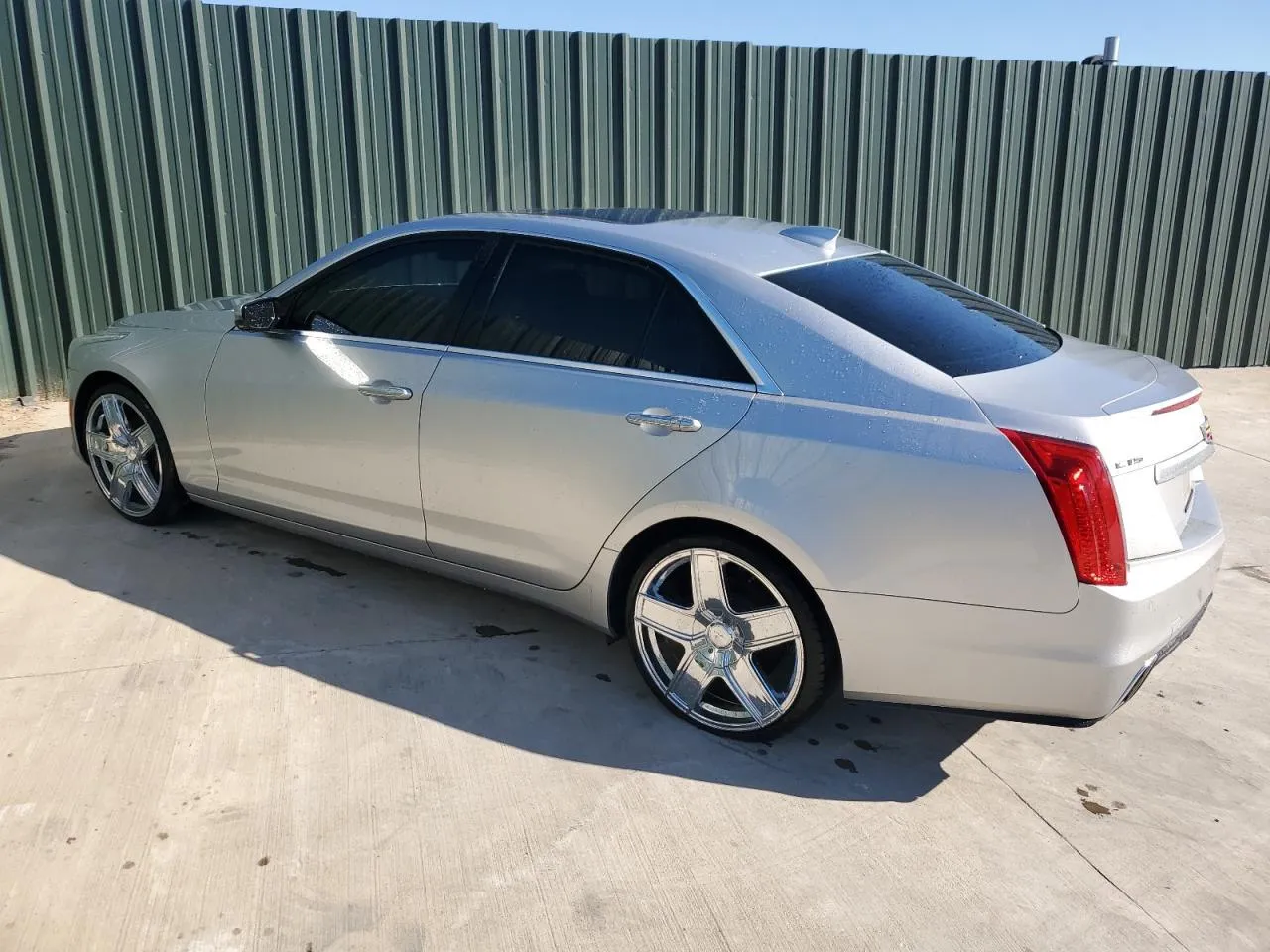 Фото CADILLAC CTS LUXURY – справа спереду