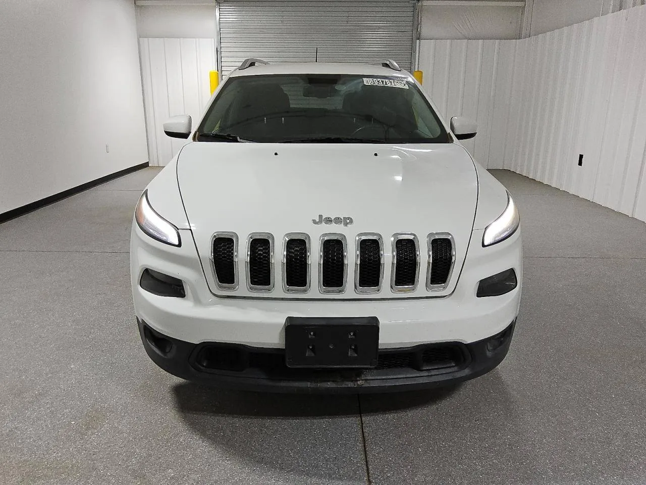 Фото JEEP CHEROKEE LATITUDE – зліва зпереду