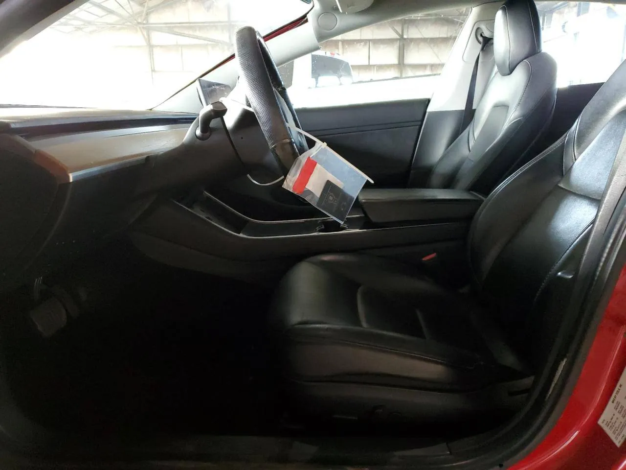 Фото Tesla Model 3 – панель приборів