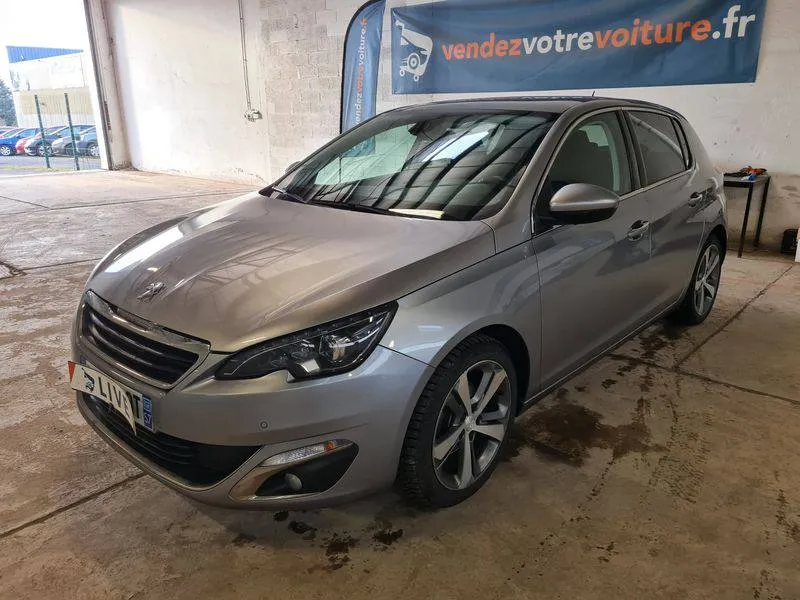 Фото Peugeot 308 feline – зліва зпереду