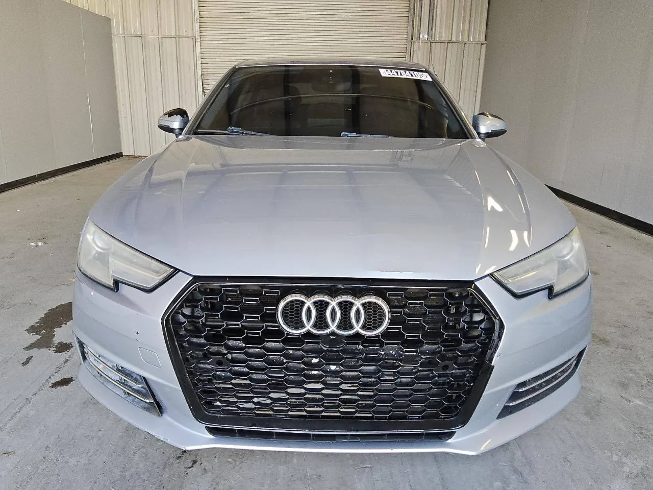Фото Audi A4 Premium – спереді
