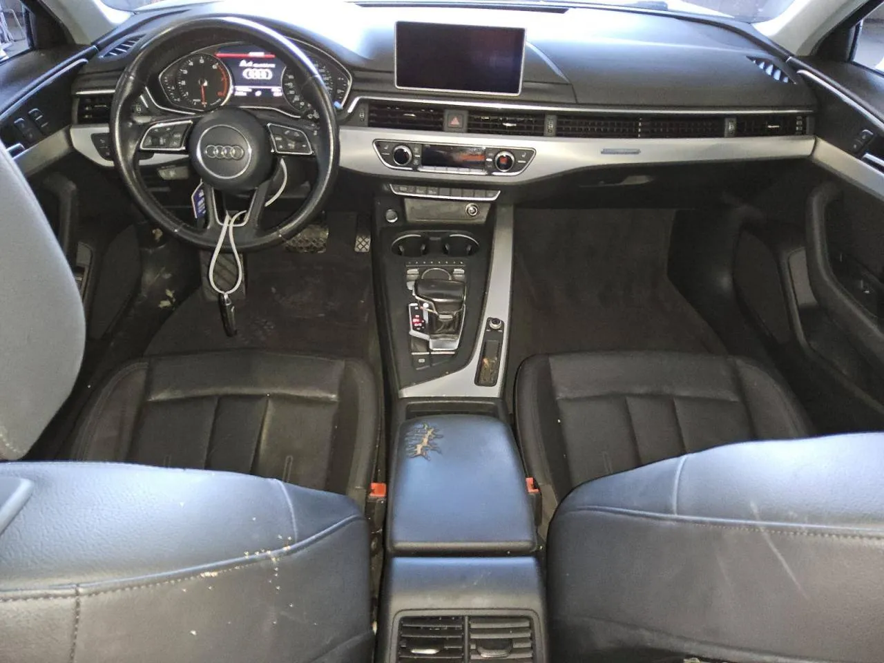 Фото Audi A4 Premium – багажник