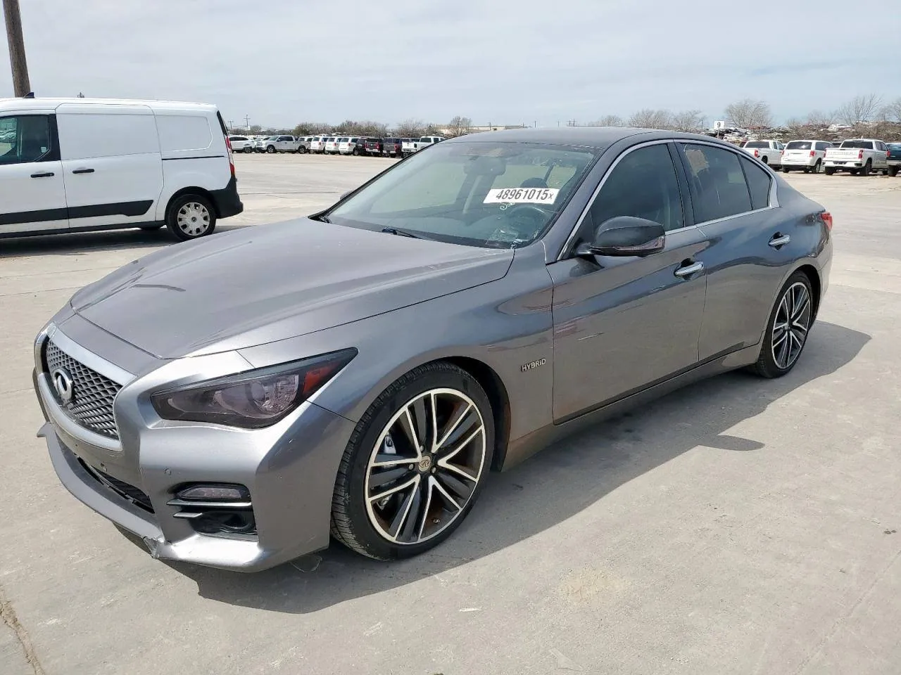 Фото Infiniti Q50 Hybrid Premium – кермо