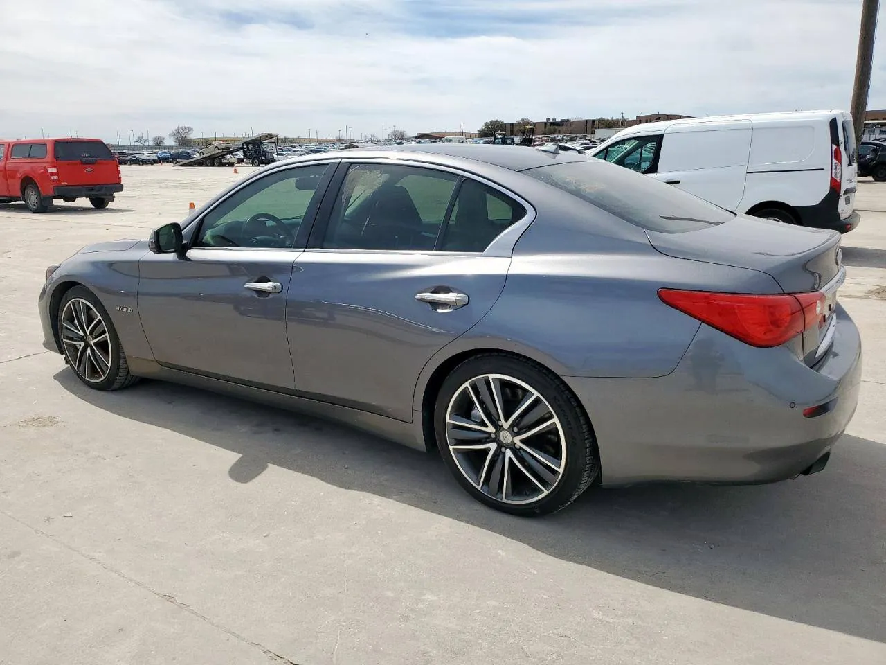 Фото Infiniti Q50 Hybrid Premium – салон задні сидіння