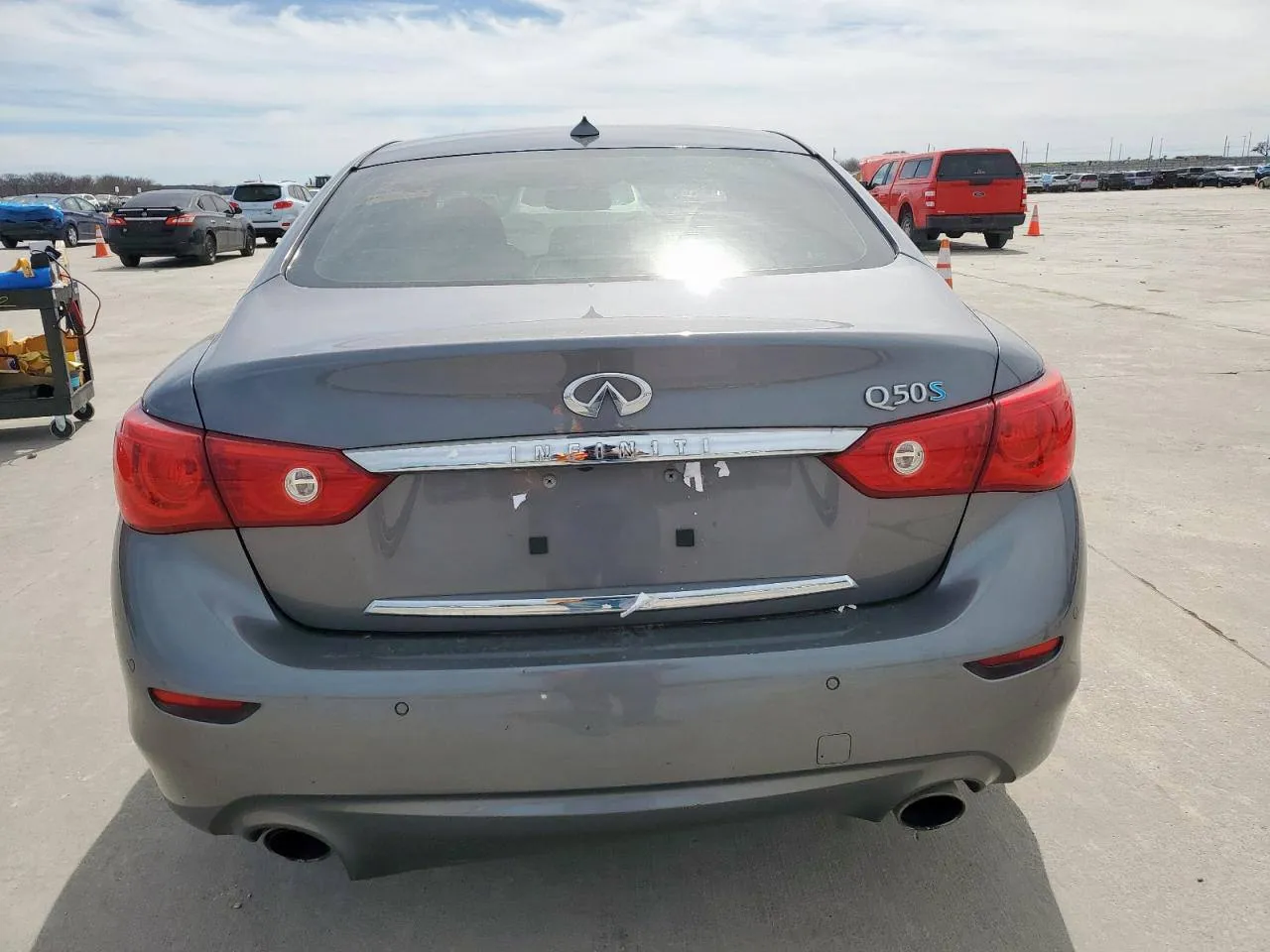 Фото Infiniti Q50 Hybrid Premium – салон передні сидіння